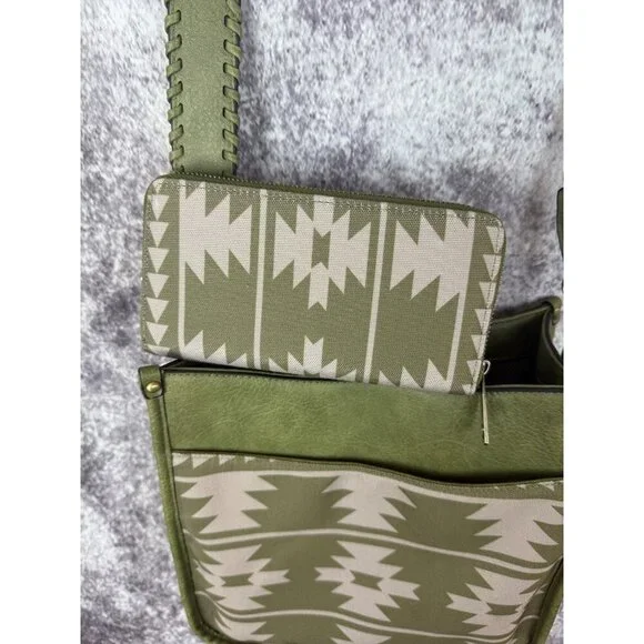 Leather Purse & Wallet Green Crossbody Tote bag Aztec Southwest Boho Tribal - Picture 10 of 16